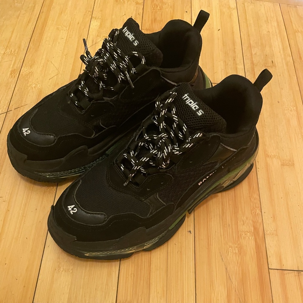Balenciaga - Picture 3 of 3